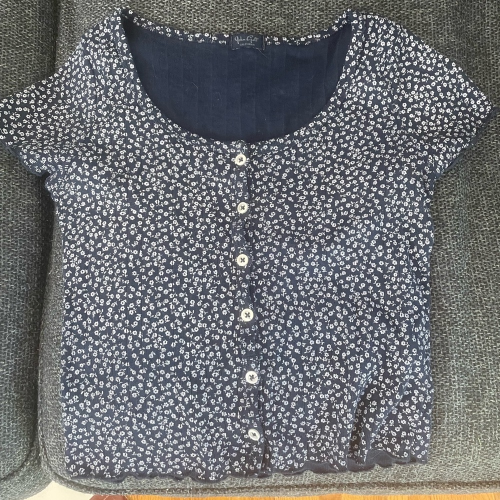 Brandy Melville (John galt) Button crop top